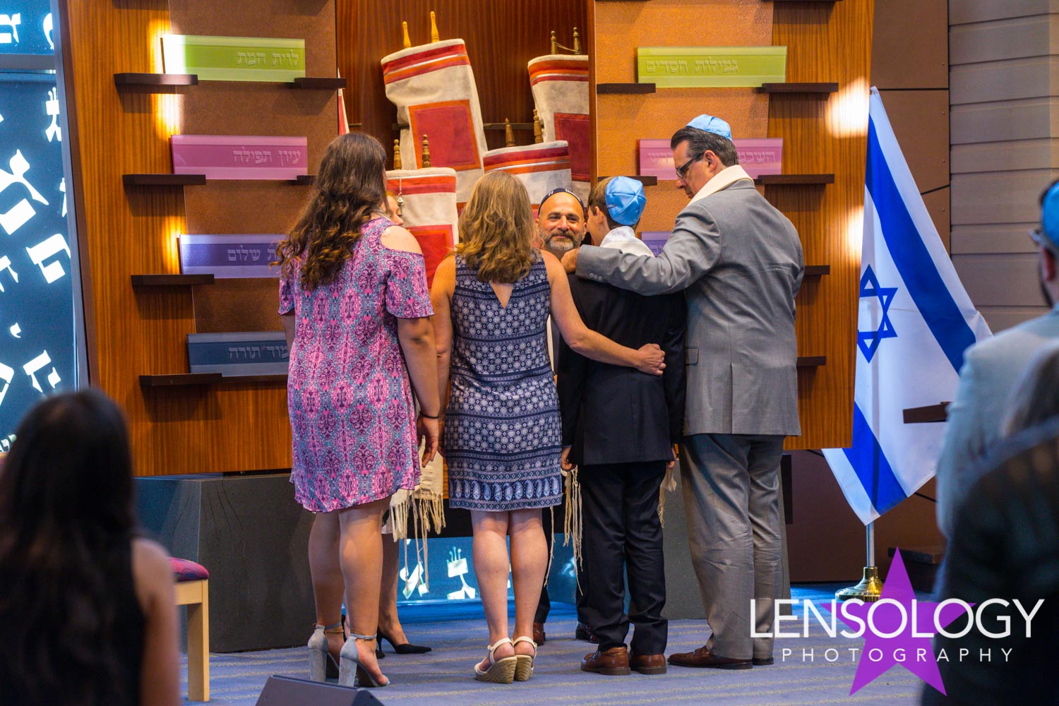 LENSOLOGY.NET - Riley G bar mitzvah ceremony, LA, CA.
All images are copyright of Lensology.net
Email: info@lensology.net
www.lensology.net