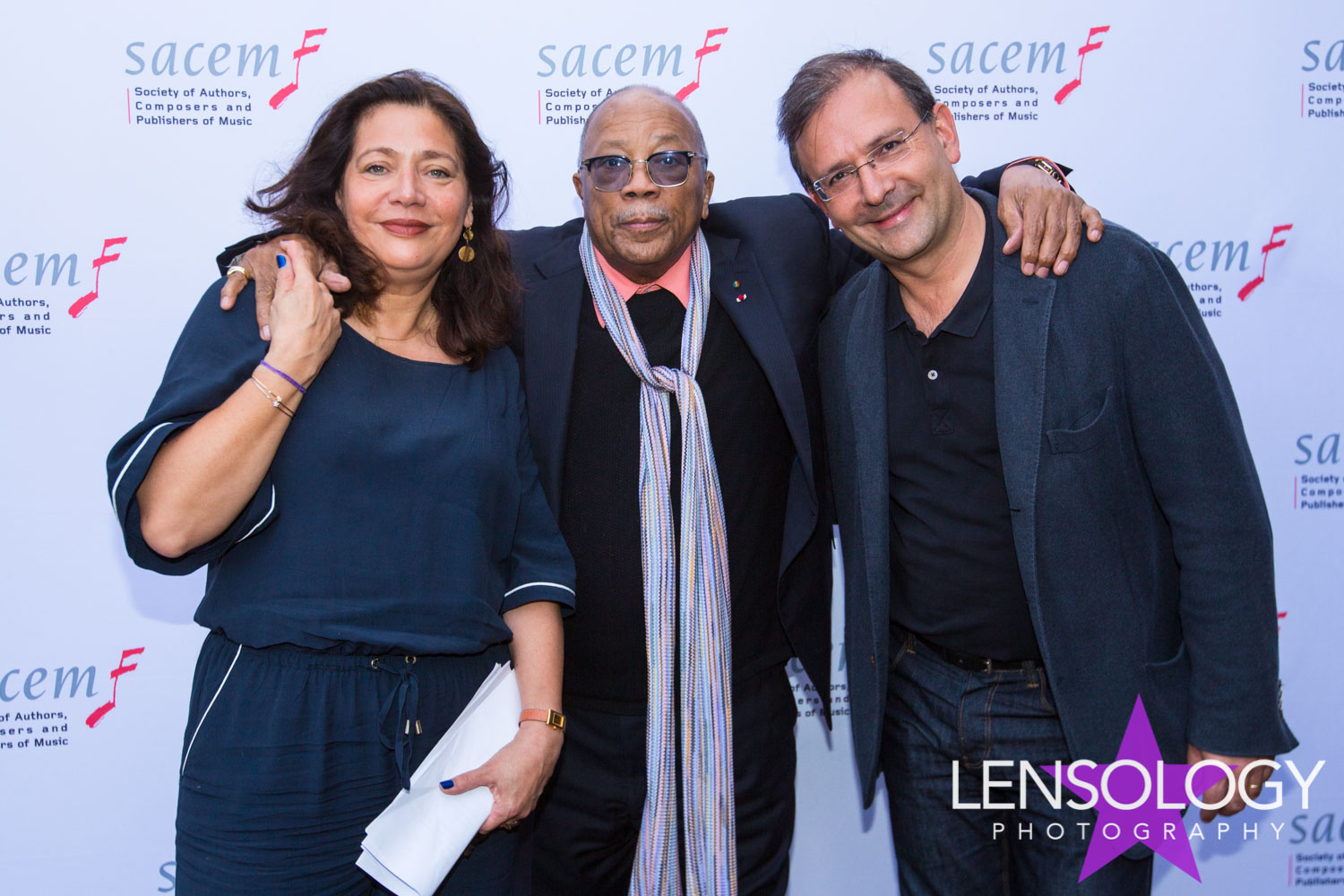 LENSOLOGY.NET - SACEM and The French Consul honors music veteran Quincy Jones with an award at the Résidence de France in Beverly Hills, CA.
All images are copyright of Lensology.net
Email: info@lensology.net
www.lensology.net