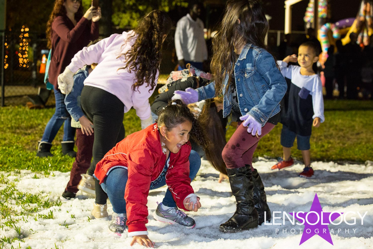LENSOLOGY.NET - City Of Oakland Park Holiday Village day one, Ft Lauderdale, FL.
All images are copyright of Lensology.net
Email: info@lensology.net
www.lensology.net
