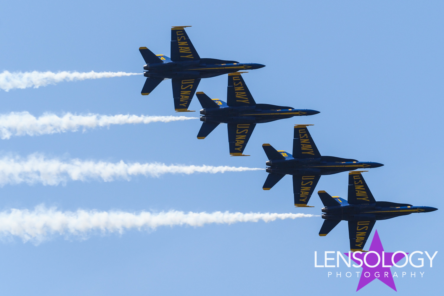 LENSOLOGY.NET - Images from the 2019 Fort Lauderdale Air Show, Ft Lauderdale, FL.
All images are copyright of Lensology.net
Email: info@lensology.net
www.lensology.net