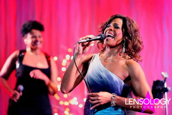 Nicole Henry Singing